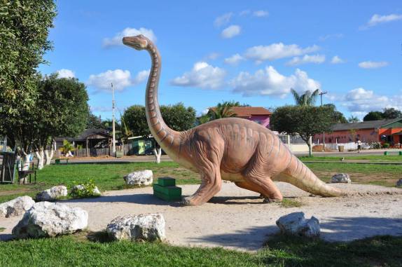 O famoso dinossauro da praça de Novo Airão - AM